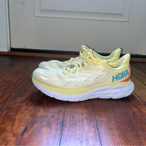 7.5 Yellow Hoka Clifton 8s